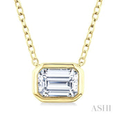 1/4 Ctw Emerald Pie Cut Diamond Fashion Pendant With Chain in 14K Yellow Gold