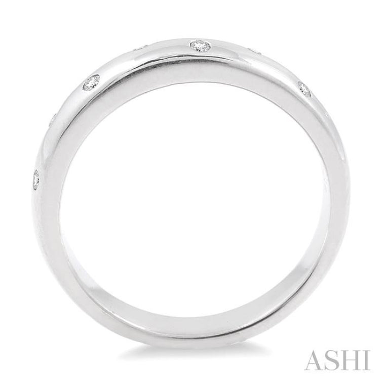 1/20 Ctw Single Cut Diamond Wedding band in Sterling Silver 1/20 Ctw Single Cut Diamond Wedding band in Sterling Silver