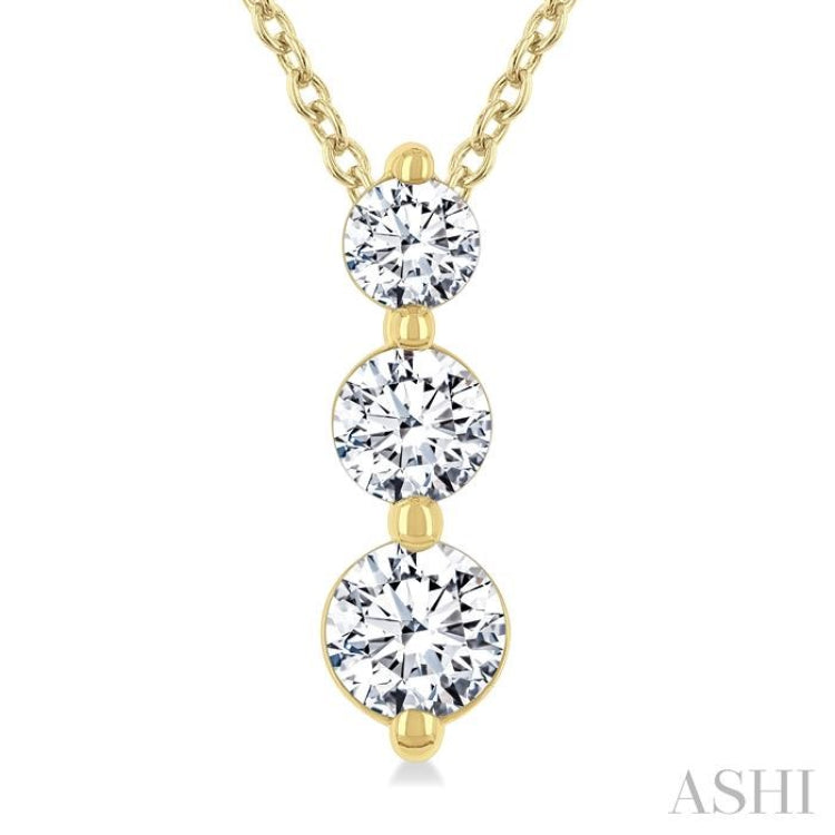 1/2 Ctw Round Cut Diamond Three-Stone Snowman Pendant With Chain in 14K Yellow Gold 1/2 Ctw Round Cut Diamond Three-Stone Snowman Pendant With Chain in 14K Yellow Gold