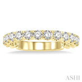 3/4 Ctw Lattice Round Cut Diamond Wedding Band in 14K Yellow Gold