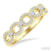 1/4 Ctw Baguette And Round Cut Diamond Stackable Oval Shape Link Fashion Band in 10K Yellow Gold