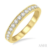 1/2 Ctw Round Cut Diamond Wedding Band in 14K Yellow Gold