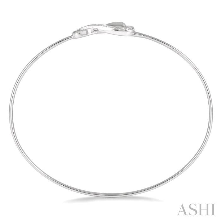 1/20 Ctw Twisted Heart Charm Round Cut Diamond Flexi Bangle in Sterling Silver 1/20 Ctw Twisted Heart Charm Round Cut Diamond Flexi Bangle in Sterling Silver