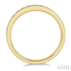 1/2 Ctw Round Cut Diamond Wedding Band in 14K Yellow Gold 1/2 Ctw Round Cut Diamond Wedding Band in 14K Yellow Gold