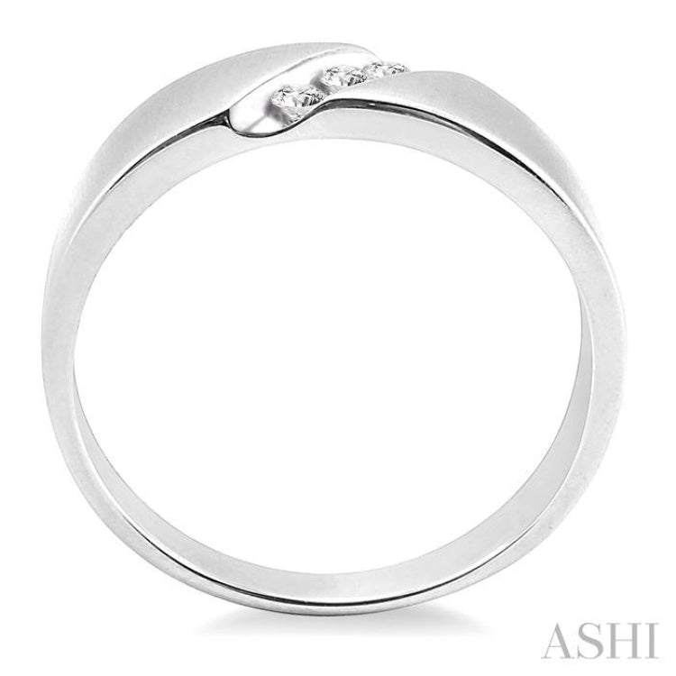 1/8 Ctw Round Cut Diamond Men's Band in 14K White Gold 1/8 Ctw Round Cut Diamond Men's Band in 14K White Gold