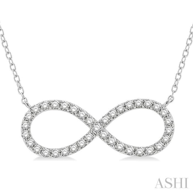 1/2 Ctw Round Cut Diamond Infinity Pendant With Chain in 14K White Gold 1/2 Ctw Round Cut Diamond Infinity Pendant With Chain in 14K White Gold