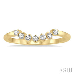 1/6 Ctw Vintage Circular Mount Curved Center Round Cut Diamond Wedding Band in 14K Yellow Gold 1/6 Ctw Vintage Circular Mount Curved Center Round Cut Diamond Wedding Band in 14K Yellow Gold