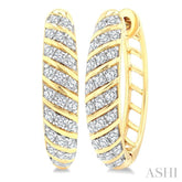 1/2 Ctw Ribbed Swirl Round Cut Diamond Fashion Hoop Earring in 10K Yellow Gold