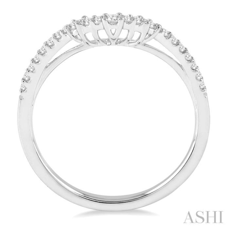 1/5 Ctw Round Cut Diamond Wedding Band in 14K White Gold