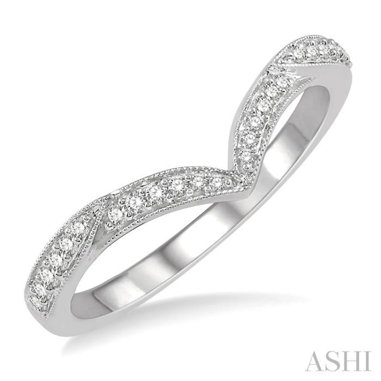 1/6 Ctw V-Shape Center Round Cut Diamond Wedding Band in 14K White Gold