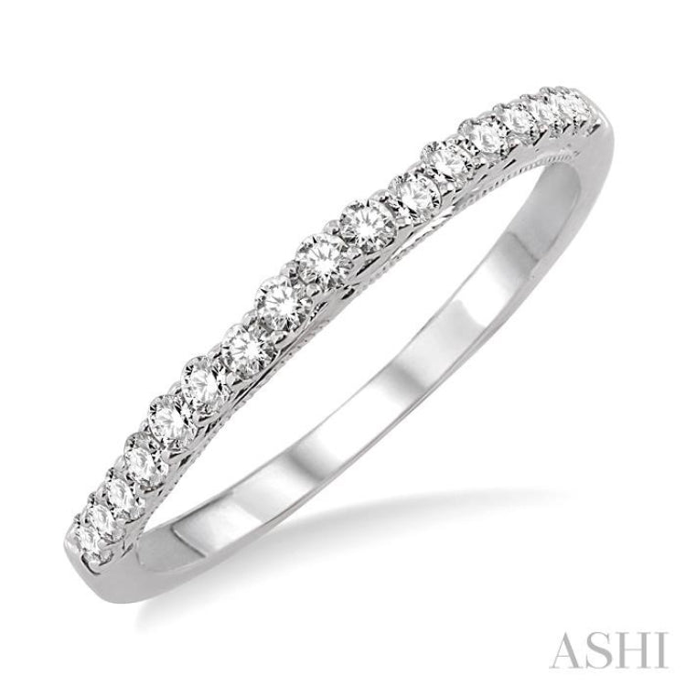 1/4 Ctw Round Cut Diamond Wedding Band in 14K White Gold