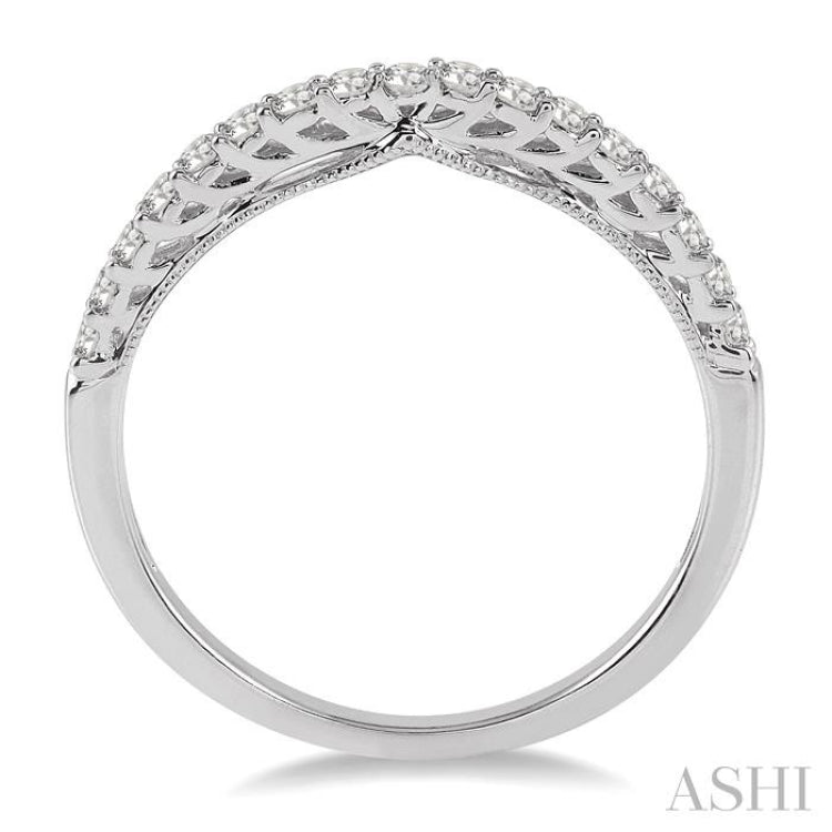 1/4 Ctw Round Cut Diamond Wedding Band in 14K White Gold