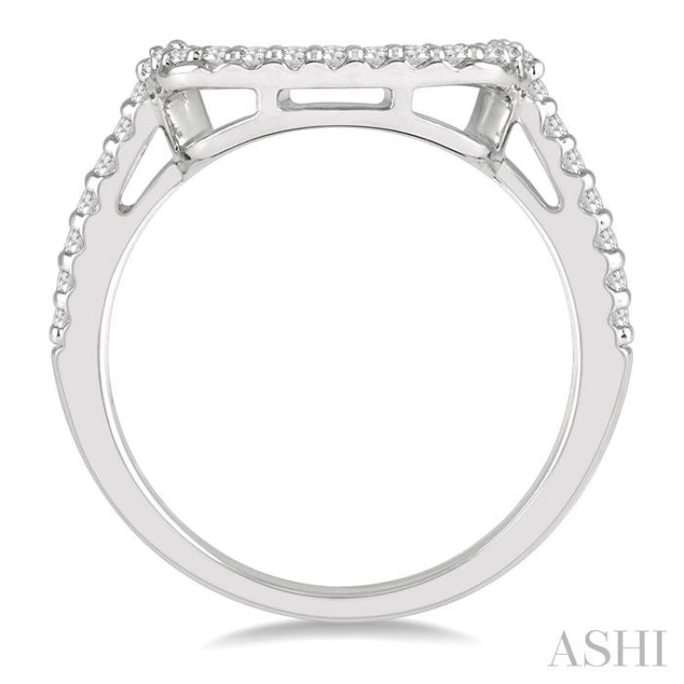 1/4 Ctw Round Cut Diamond Wedding Band in 14K White Gold