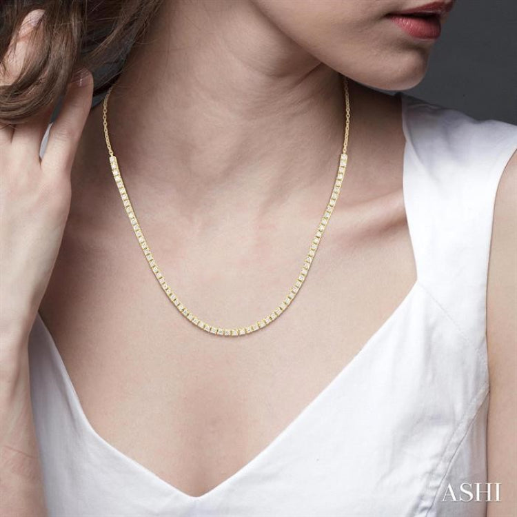1 Ctw Round Cut Diamond Halfway Tennis Necklace in 14K Yellow Gold