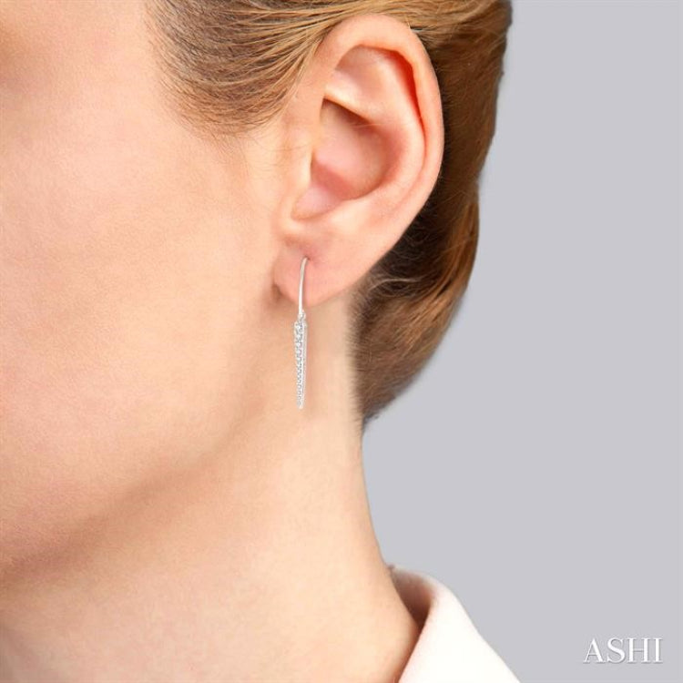 1/4 Ctw Icicle Shape Round Cut Diamond Hanging Earrings in 14K White Gold