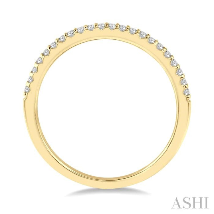 1/10 Ctw Round Cut Diamond Wedding Band in 14K Yellow Gold