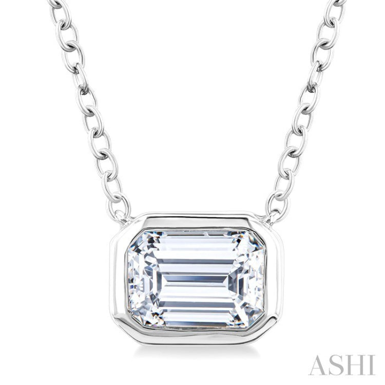 1/4 Ctw Emerald Pie Cut Diamond Fashion Pendant With Chain in 14K White Gold
