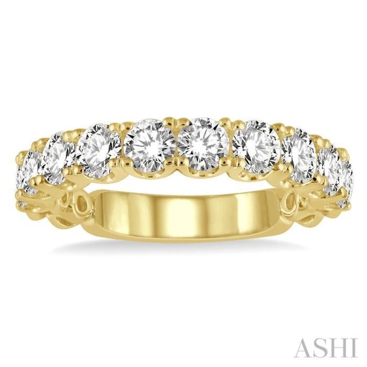 1 1/2 Ctw Lattice Round Cut Diamond Wedding Band in 14K Yellow Gold