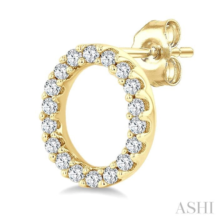 1/10 Ctw Initial 'O' Round Cut Diamond Earrings in 10K Yellow Gold