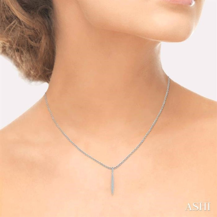 1/6 Ctw Spike Round Cut Diamond Pendant With Link Chain in 10K White Gold