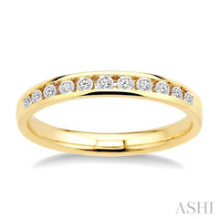 1/4 Ctw Round Cut Diamond Wedding Band in 14K Yellow Gold