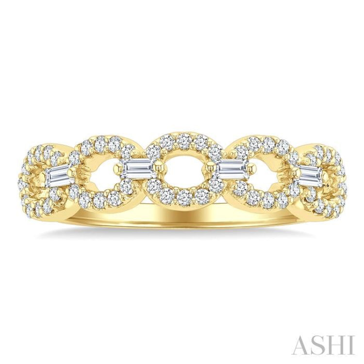 1/4 Ctw Baguette And Round Cut Diamond Stackable Oval Shape Link Fashion Band in 10K Yellow Gold
