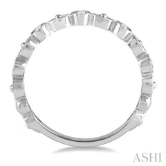 1/5 Ctw Lattice Marquise & Circular Mount Round Cut Diamond Stackable Band in 14K White Gold
