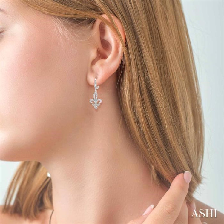 3/4 Ctw Fleur De Lis Round Cut Diamond Hanging Earrings in 14K White Gold