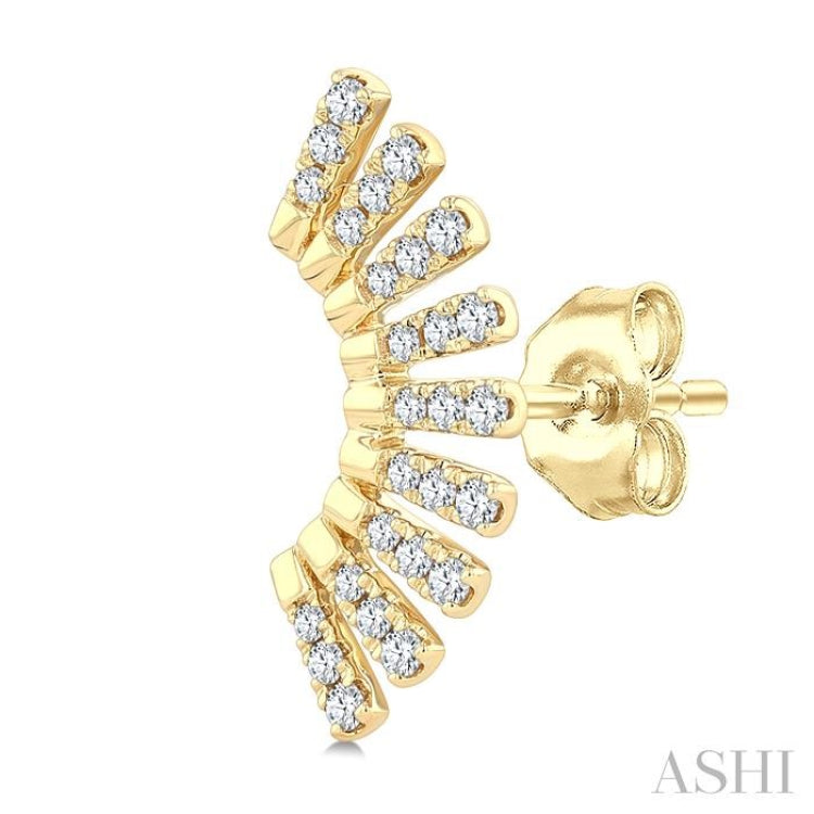 1/3 Ctw Bar-Shaped Accent Arc Round Cut Diamond Fashion Ear Climber in 14K Yellow Gold