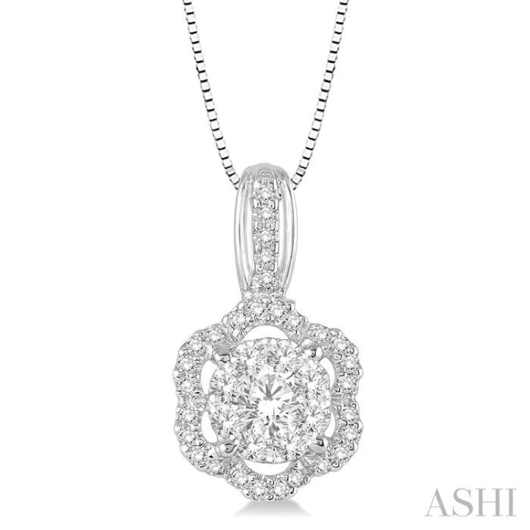 1/2 Ctw Round Cut Diamond Lovebright Pendant in 14K White Gold with Chain