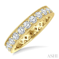 2 Ctw Round Cut Diamond Eternity Wedding Band in 14K Yellow Gold