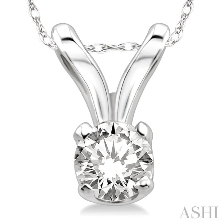 1/10 Ctw Round Cut Diamond Solitaire Pendant in 14K White Gold with Chain