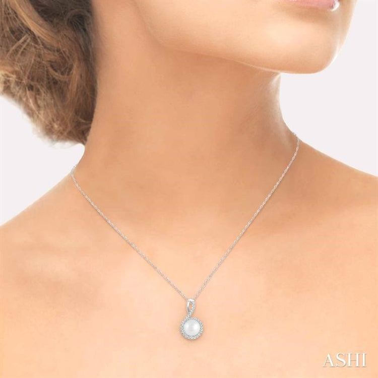 7x7 MM Round Shape Center Cultured Pearl and 1/10 Ctw Round Cut Diamond Pendant With Chain in 10K White Gold