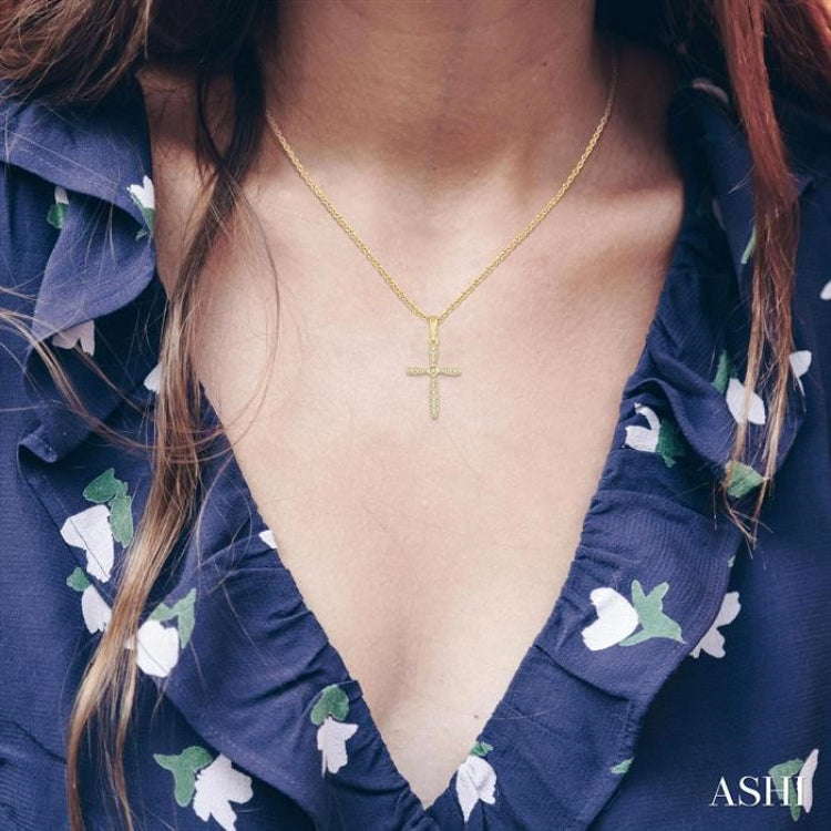 1/10 Ctw Cross Charm Round Cut Diamond Petite Pendant With Chain in 10K Yellow Gold