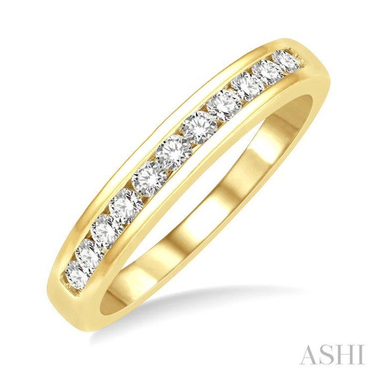 1/3 Ctw Channel Set 11 Stone Round Cut Diamond Wedding Band in 14K Yellow Gold