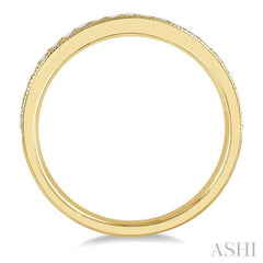1/4 Ctw Round Cut Diamond Wedding Band in 14K Yellow Gold