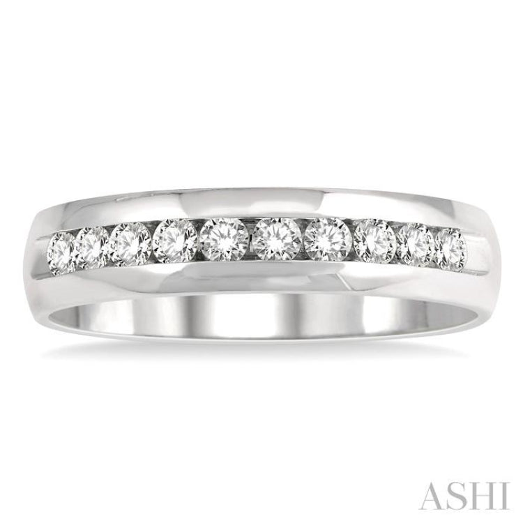 1/2 Ctw Niched Center Round Cut Diamond Men's Wedding Band in 14K White Gold