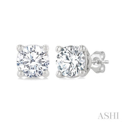 1/2 Ctw Round Cut Diamond Stud Earrings in 14K White Gold