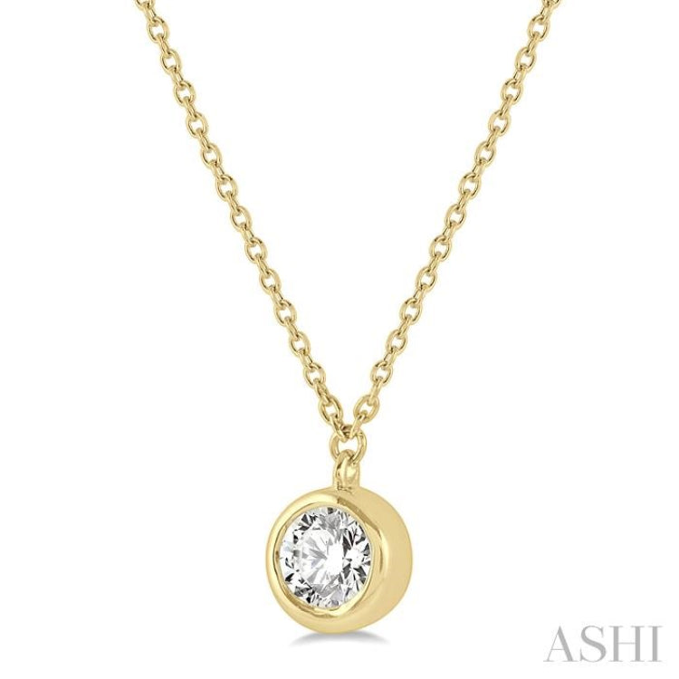1/5 Ctw Round Cut Diamond Pendant With Chain in 14K Yellow Gold