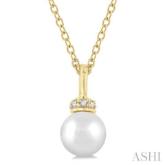 Pearl & Petite Diamond Fashion Pendant