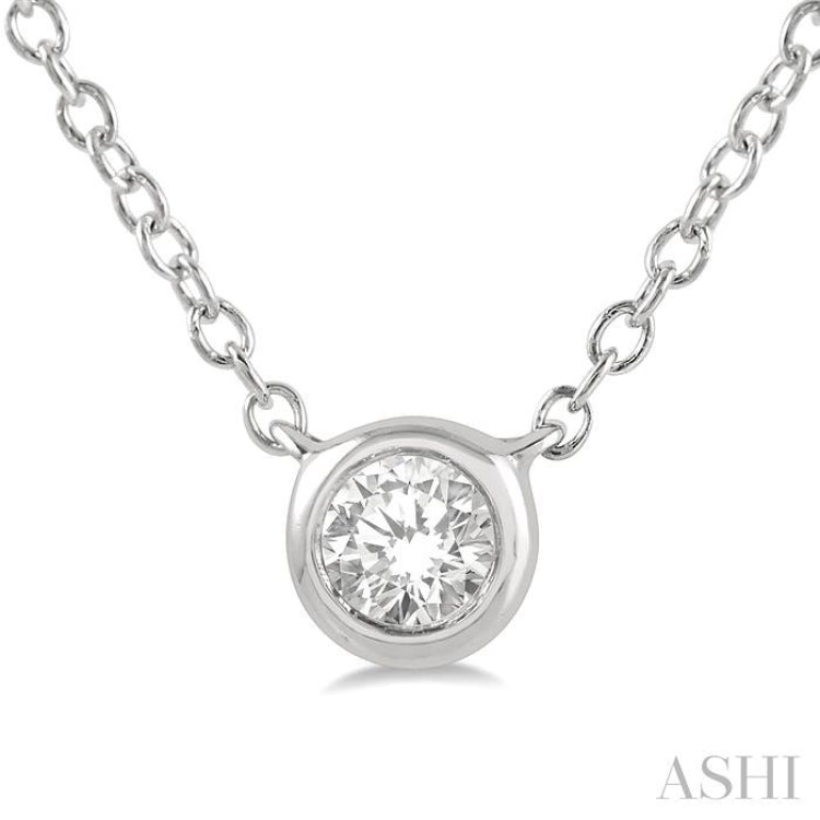 1/10 Ctw Bezel Round Cut Diamond Petite Fashion Pendant With Chain in 10K White Gold