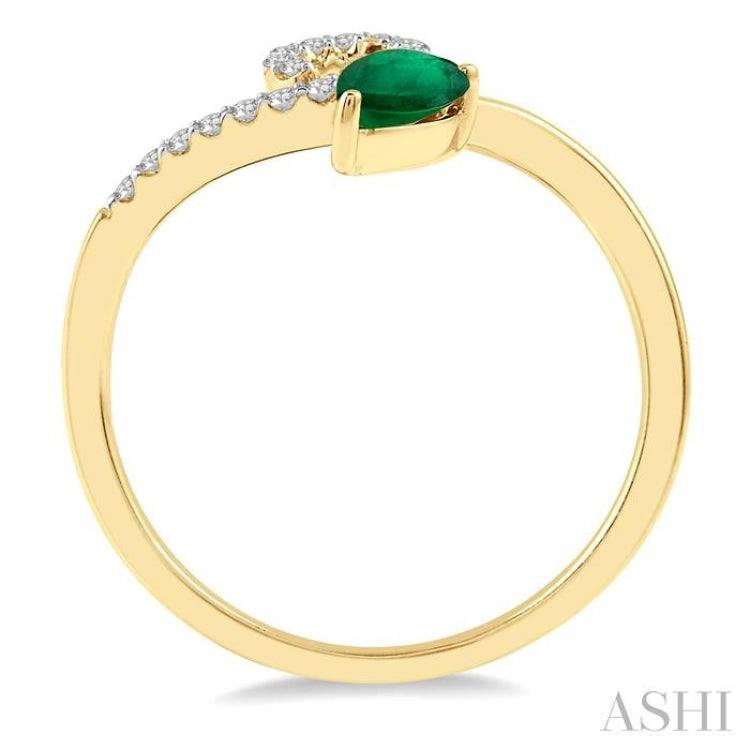 6x4 MM Pear Shape Emerald and 1/10 Ctw Round Cut Diamond Precious Ring in 10K Yellow Gold